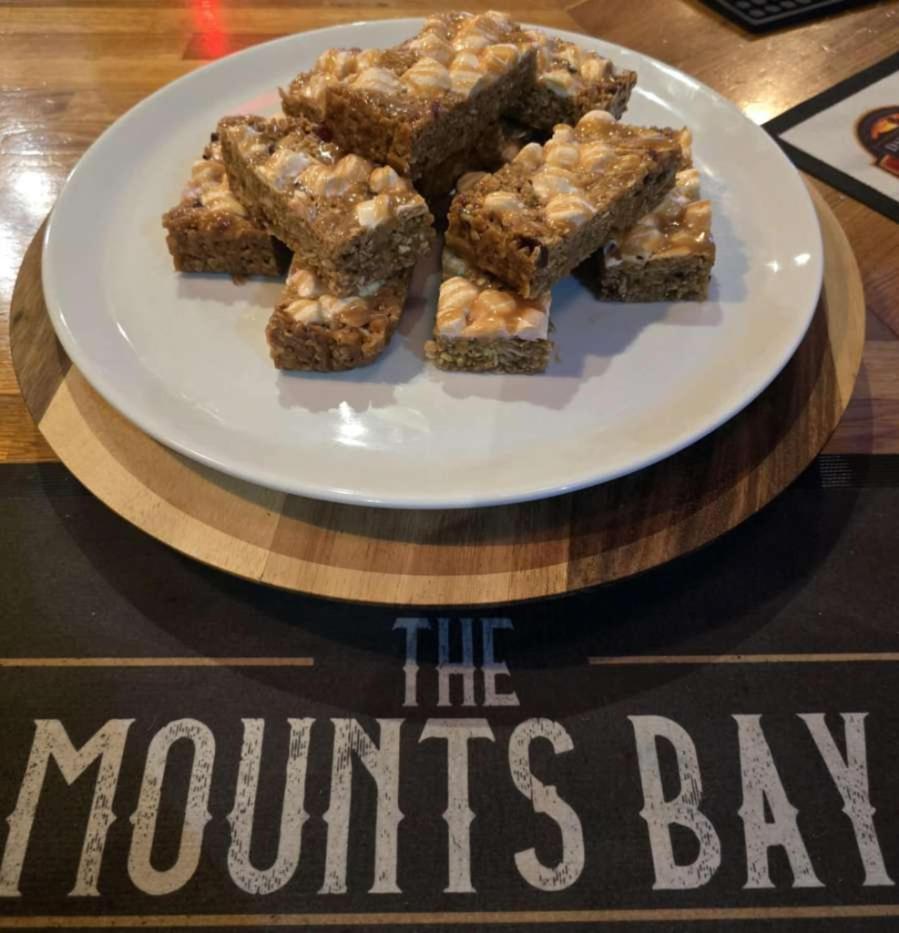 The Mounts Bay Inn Mullion Exterior photo